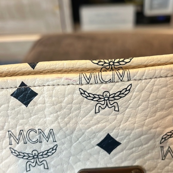 Vintage MCM Visetos White Leather Crossbody Shoulder Bag - Picture 6 of 16